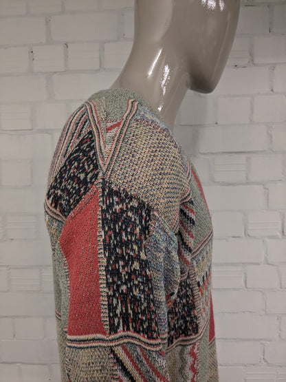 Maglione vintage Monte Carlo con scollo a V. Motivo colorato. Taglia L.