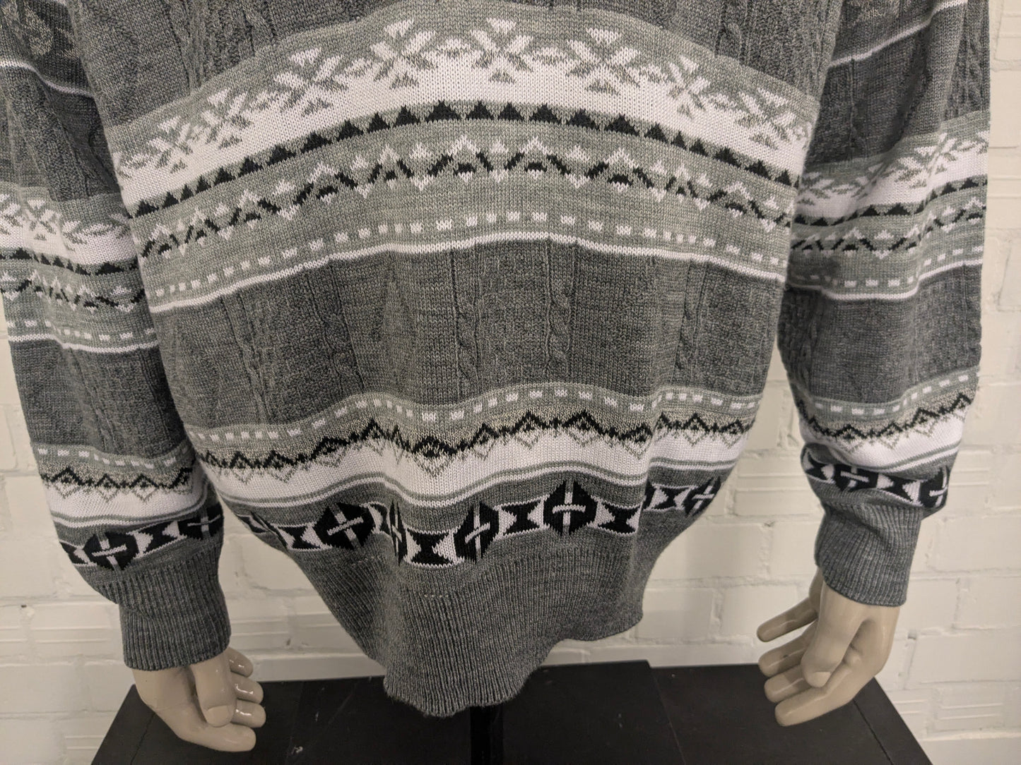 Vintage Schandiz sweater with V-neck. Gray White Black Green colored. Size XL.