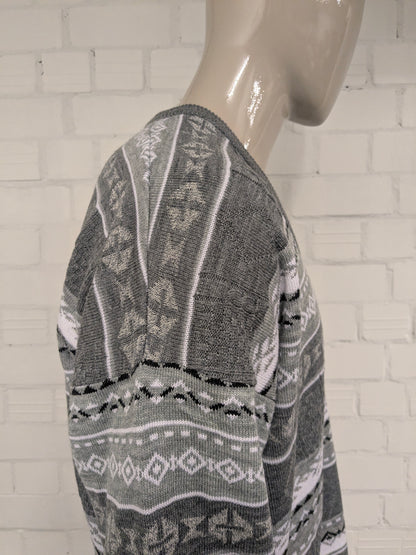 Vintage Schandiz sweater with V-neck. Gray White Black Green colored. Size XL.