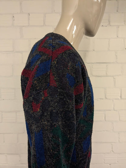 pull vintage en laine d’alpaga avec col en V. Couleur gris rouge bleu vert. Taille L. 25% Laine et 10% Laine Alpaga.