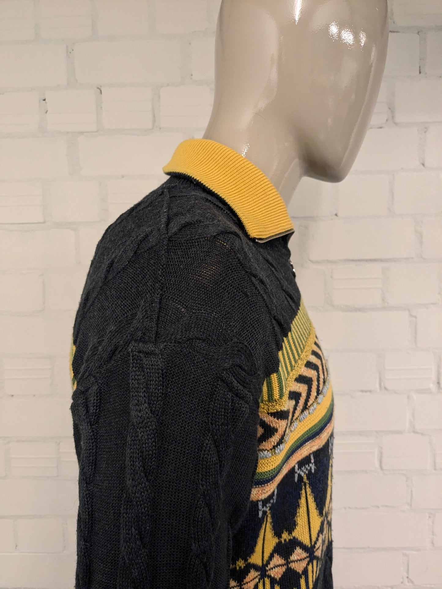 Pull en laine vintage avec fermeture éclair. Couleur jaune vert gris. Taille XL. 53% Laine.