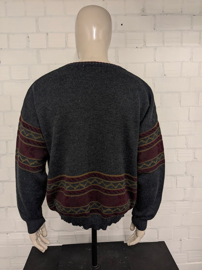 Vintage Mario Marri Alpaca Wollen trui met V-Hals. Grijs Rood Bruin gekleurd. Maat 2XL / XXL. 25% Wol en 15% Alpaca wol.