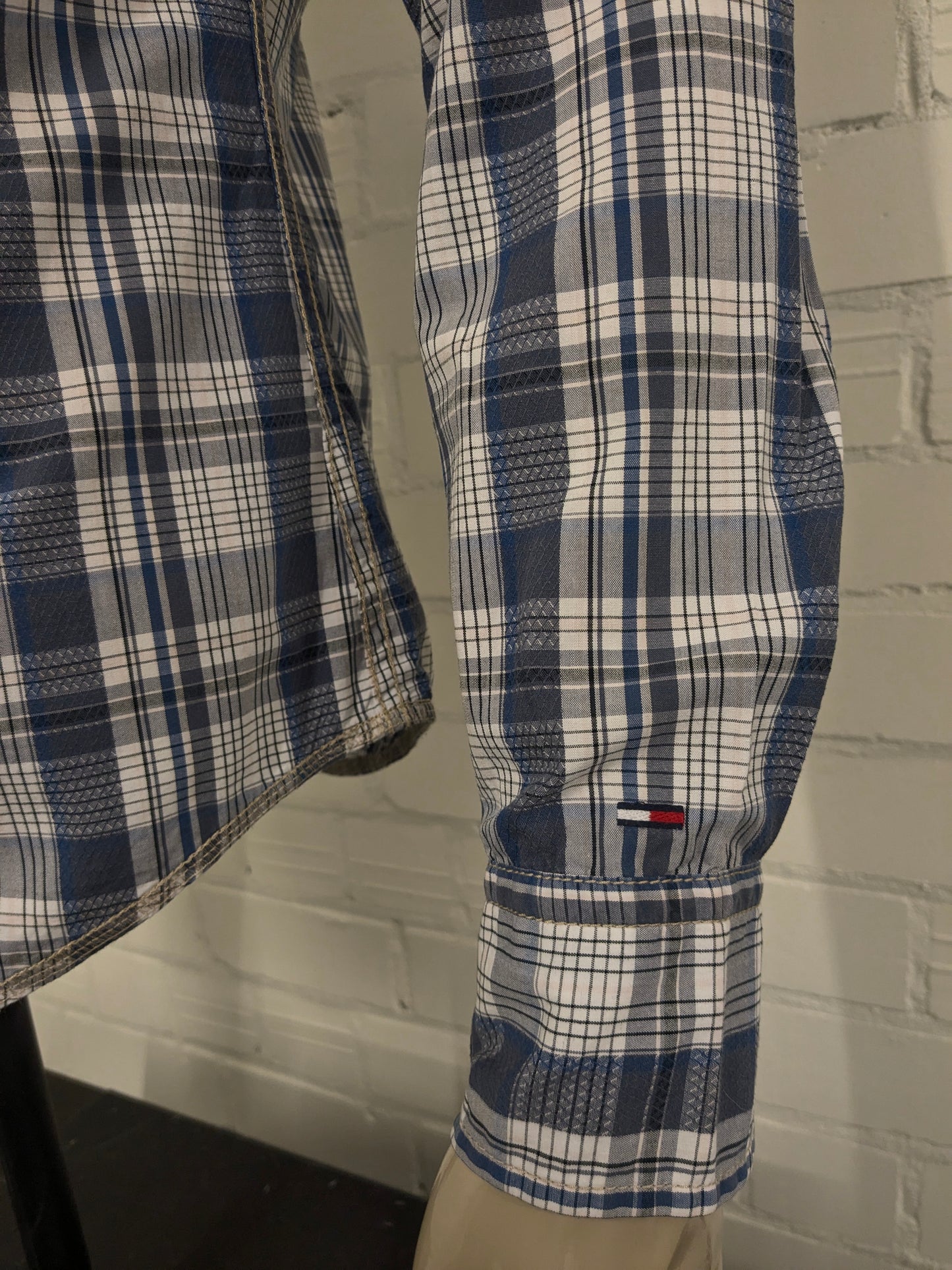 Hilfiger Denim shirt with press studs. Blue and white checked. Size S.