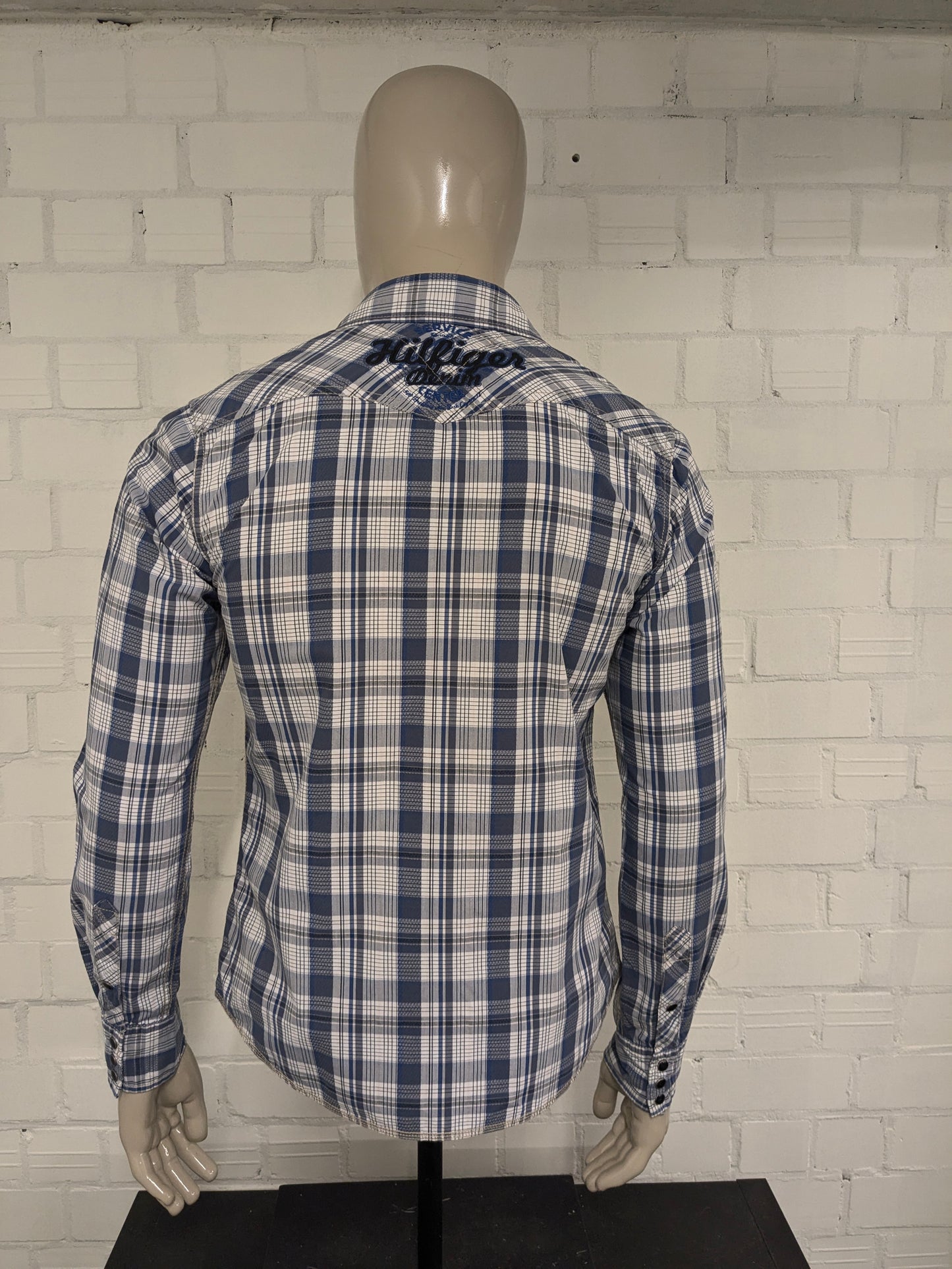 Hilfiger Denim shirt with press studs. Blue and white checked. Size S.