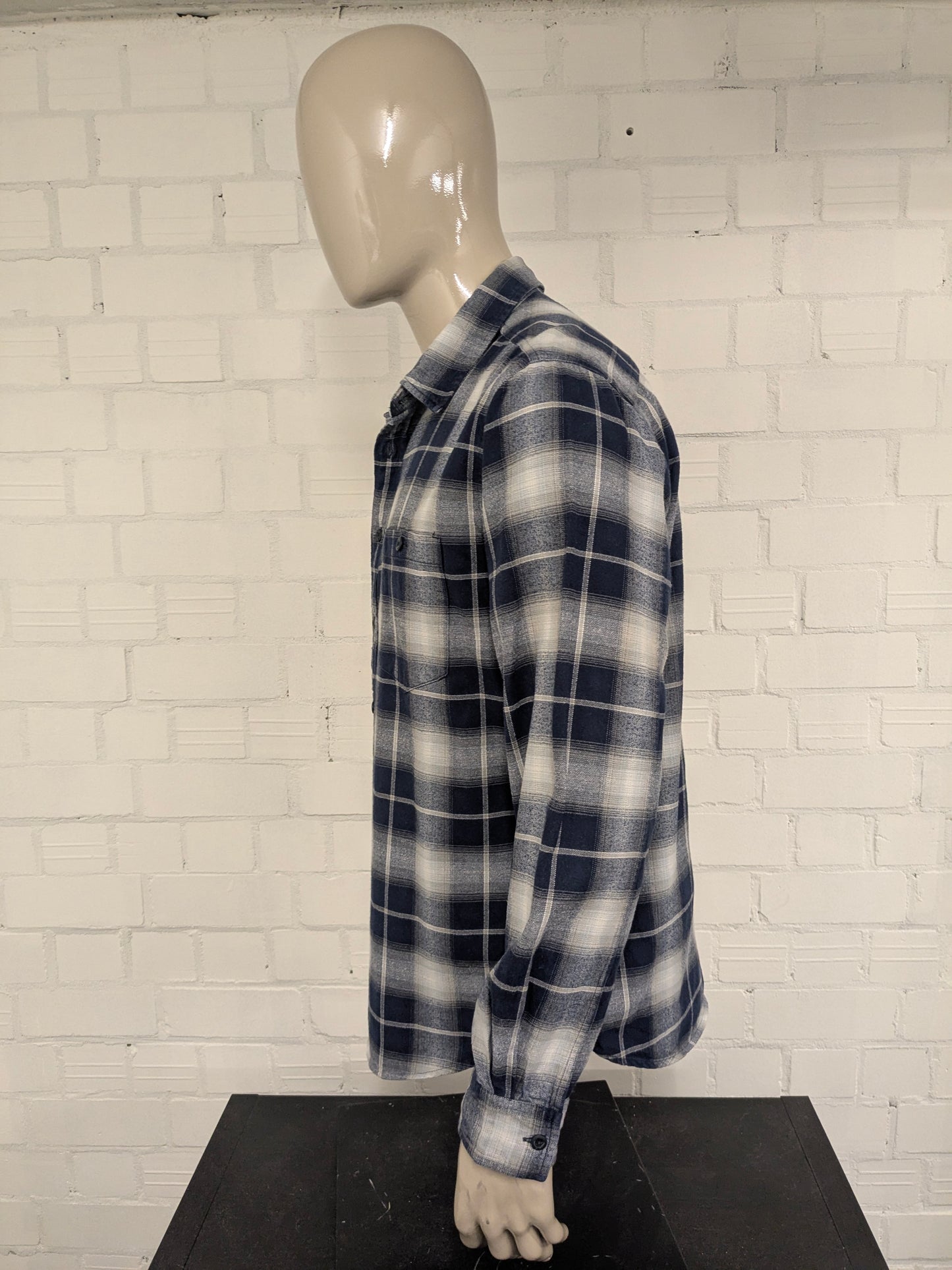 Levi's shirt. Blue Beige White checked. Size L.