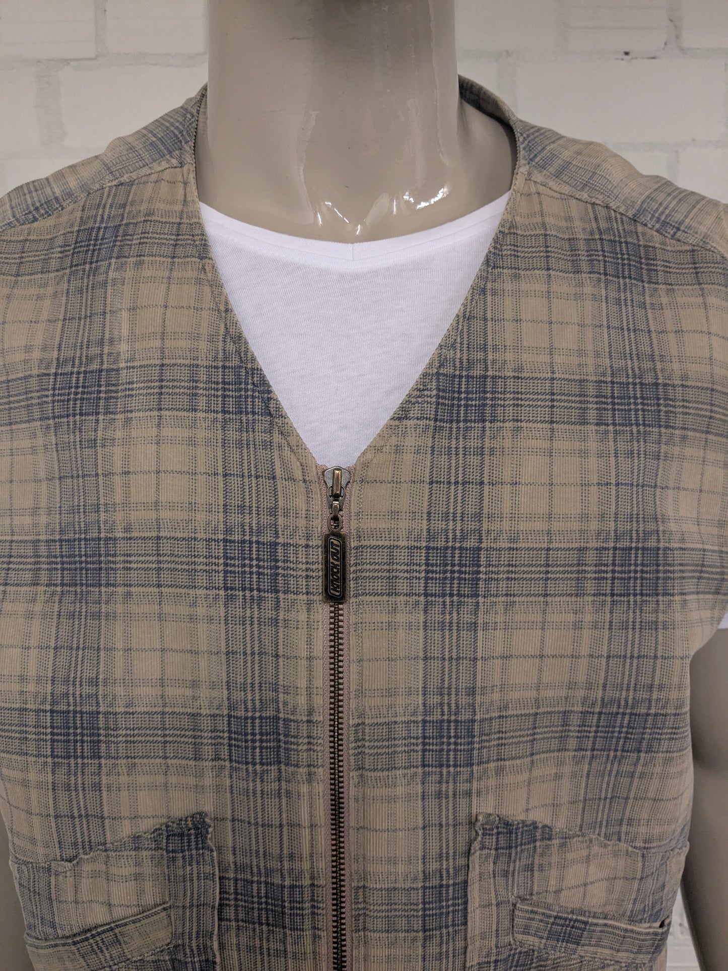 Knock out Bodywarmer. Beige Blue checked. Size XL.
