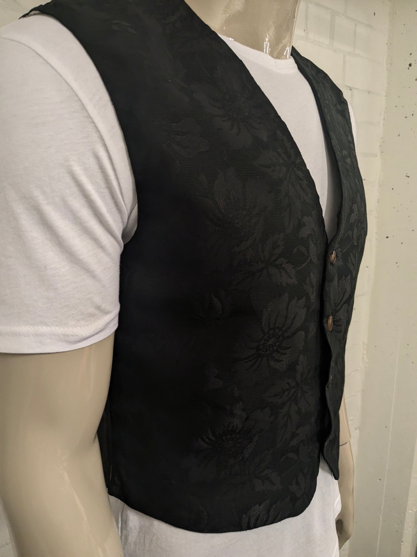 Vintage Ciao gilet. Zwart glanzend bloemen motief.  Maat M.