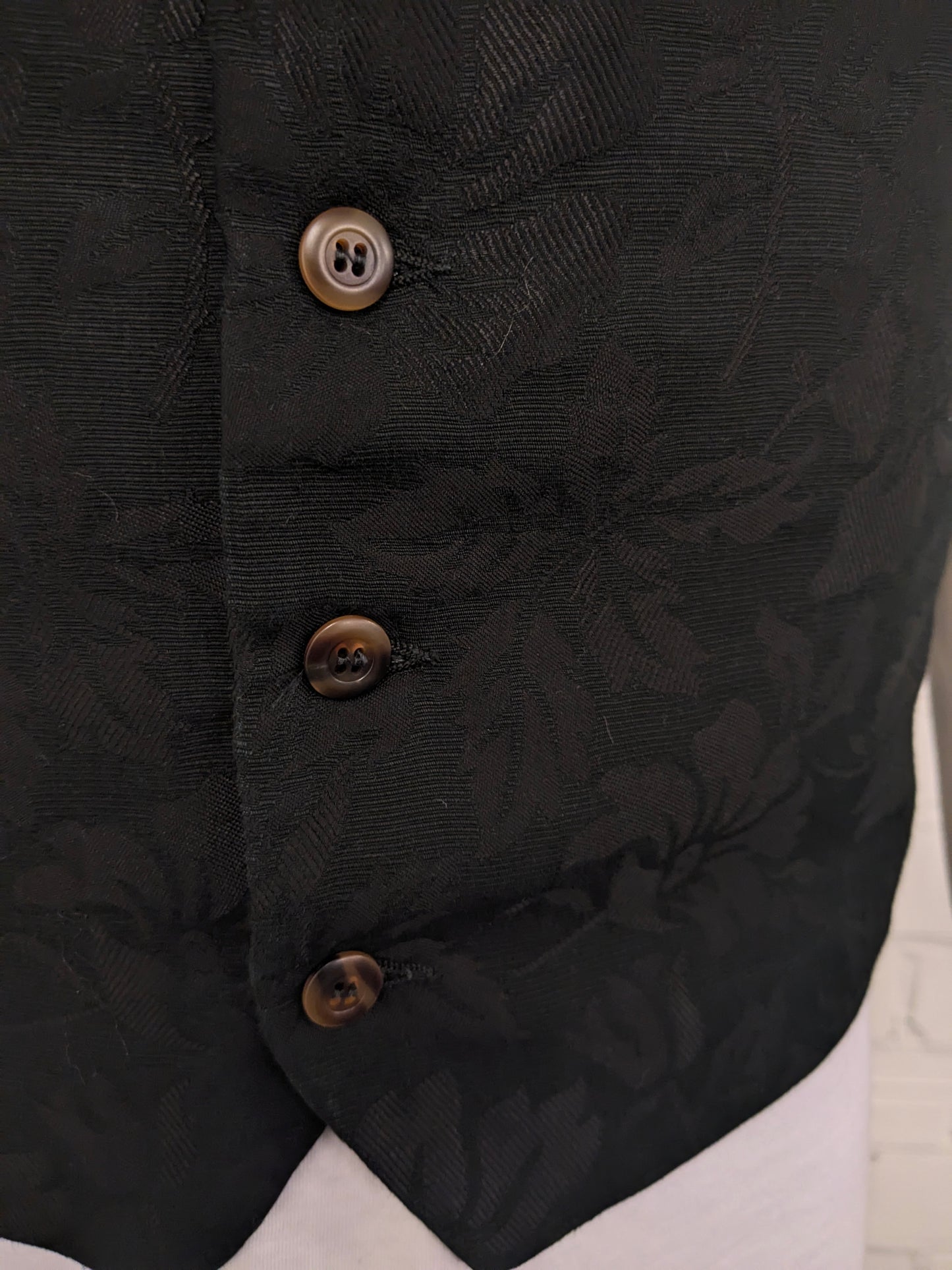 Vintage Ciao gilet. Zwart glanzend bloemen motief.  Maat M.