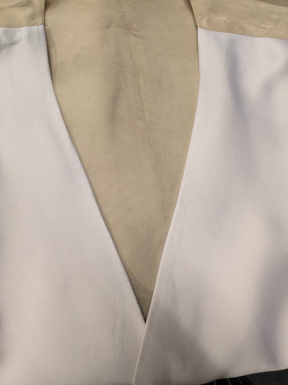 Vintage Wit glanzend gilet met parelmoer knopen. Maat L.