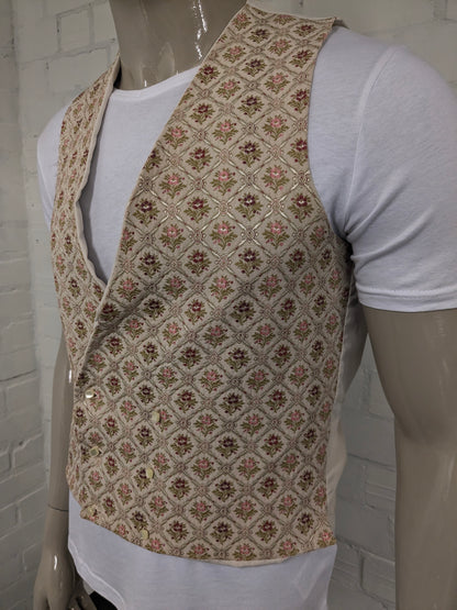 Vintage Double Breasted gilet. Groen Roze Rode bloemen motief met vierkante knoopjes.  Maat M.