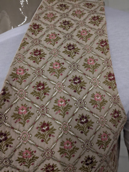 Vintage Double Breasted gilet. Groen Roze Rode bloemen motief met vierkante knoopjes.  Maat M.