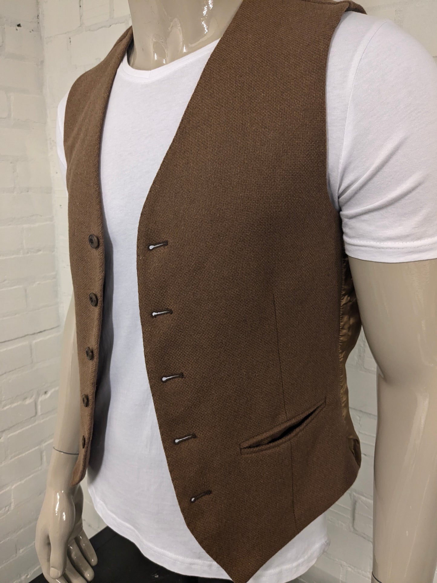 Gibson London gilet. Bruin motief. Maat M.