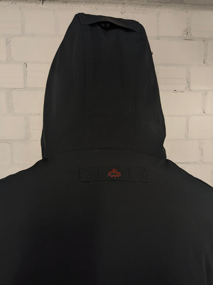 Cappotto invernale foderato Museum con cappuccio e doppia chiusura. Colore Nero Rosso. Taglia L.