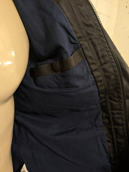 G-Star RAW between coat / jacket. Dark Blue colored. Size M.