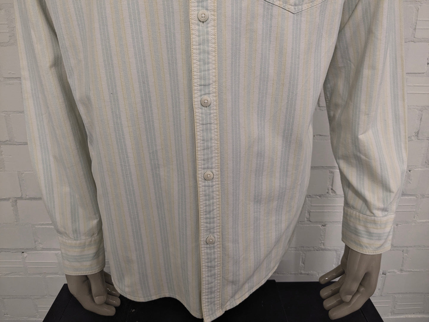 La camicia di Levi. Strisce giallo verdi. Taglia XL. standard.