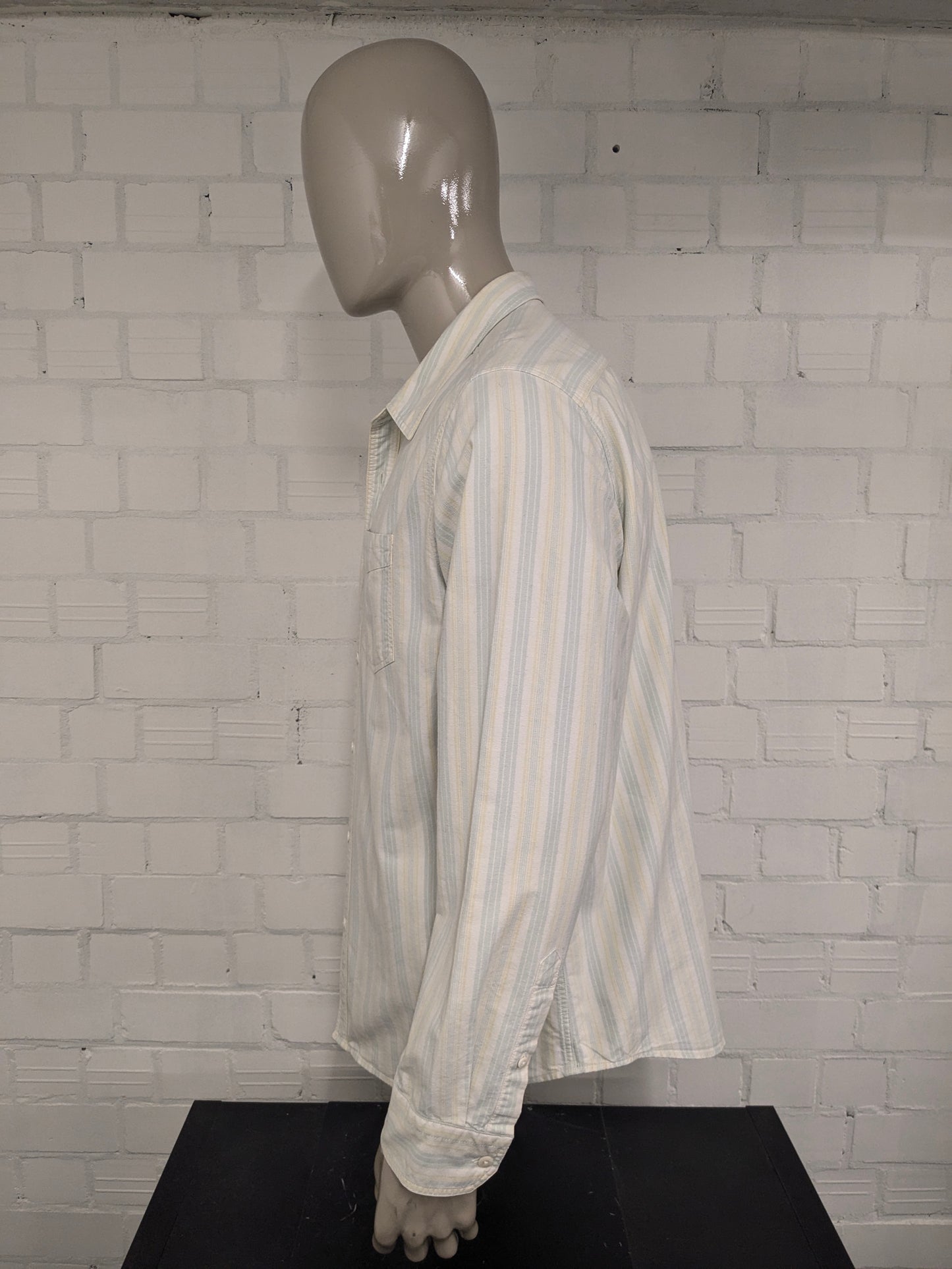 La camicia di Levi. Strisce giallo verdi. Taglia XL. standard.