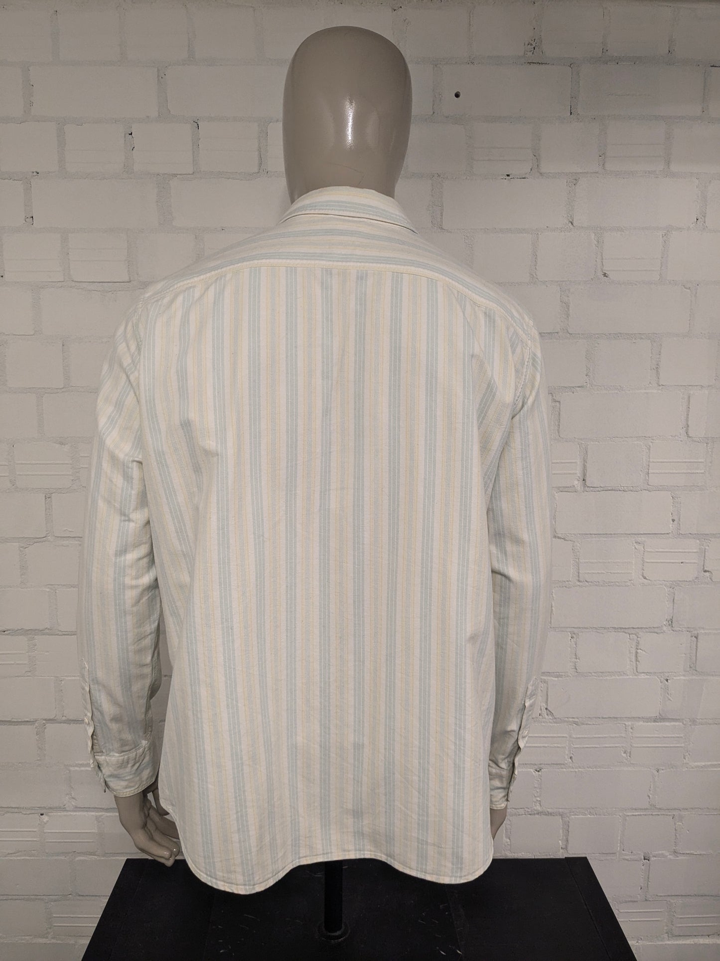 La camicia di Levi. Strisce giallo verdi. Taglia XL. standard.