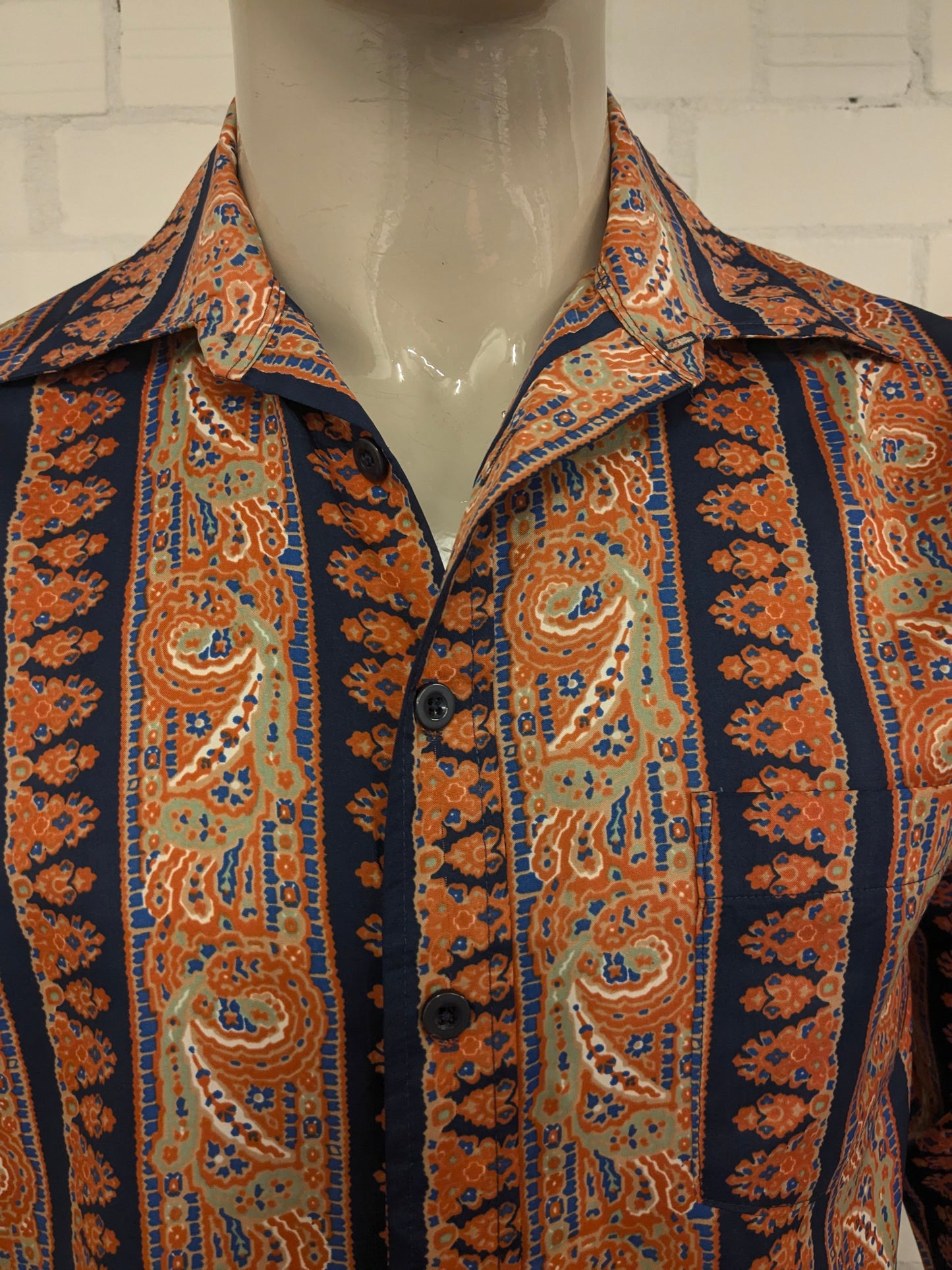 Vintage Grandslam ltd shirt with pointed collar. Orange Green Blue print. Size M.