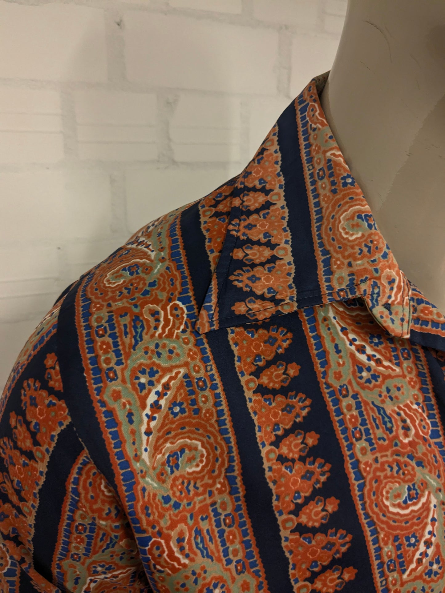 Vintage Grandslam ltd shirt with pointed collar. Orange Green Blue print. Size M.