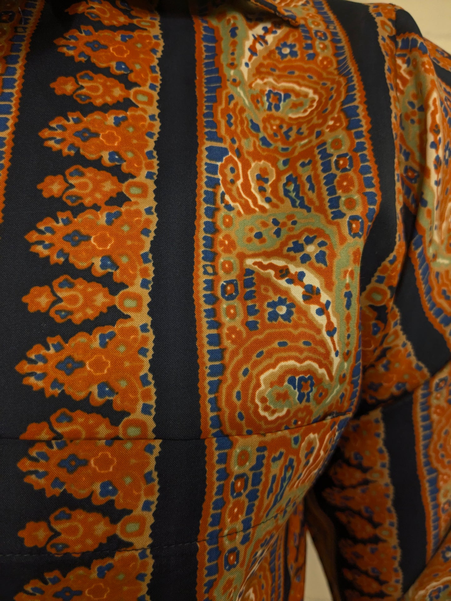 Vintage Grandslam ltd shirt with pointed collar. Orange Green Blue print. Size M.