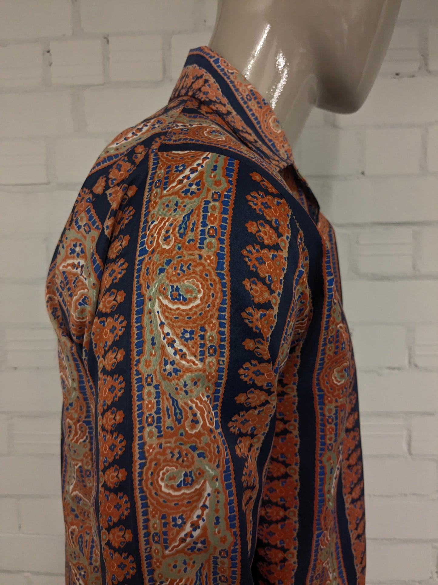 Vintage Grandslam ltd shirt with pointed collar. Orange Green Blue print. Size M.