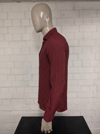 Vintage Rugantino shirt. Red Gray Gold colored print. Size M.