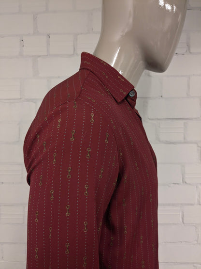 Vintage Rugantino shirt. Red Gray Gold colored print. Size M.