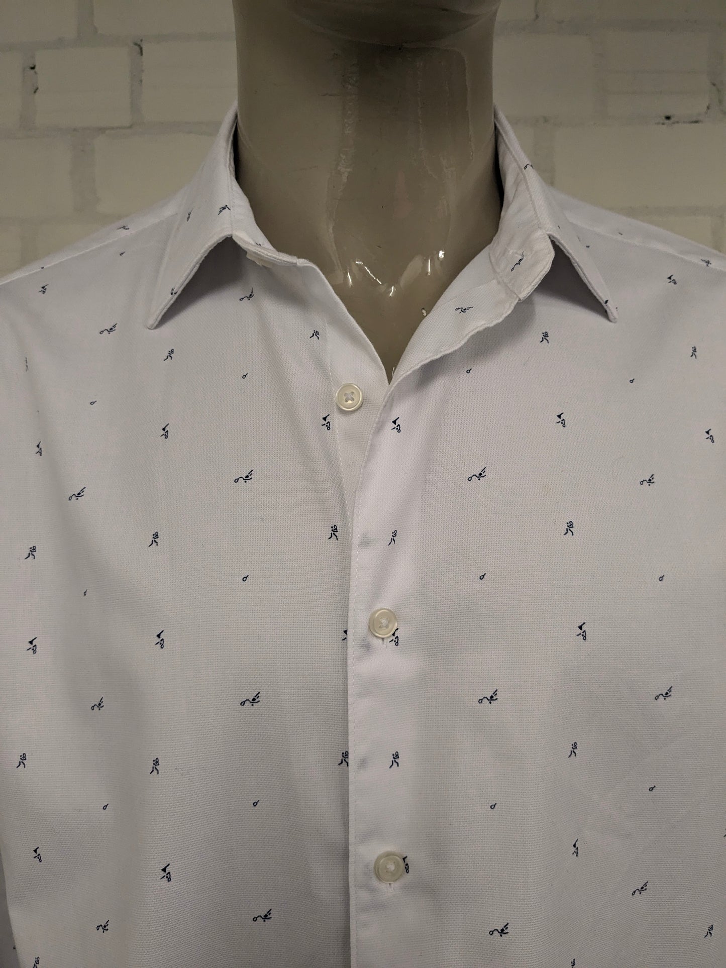 Zara shirt. White with Blue tennis men print. Size XL. regular fit.