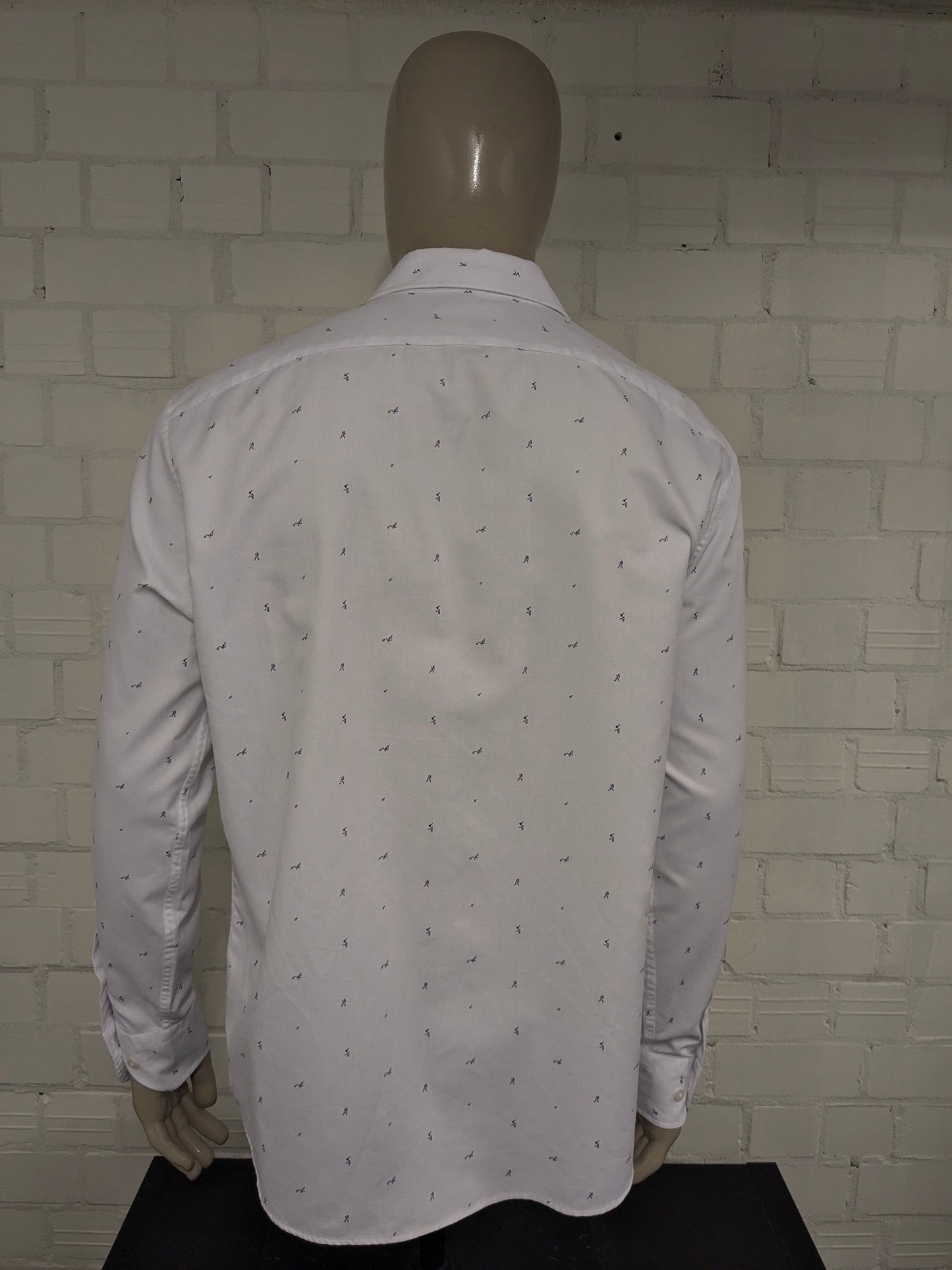Zara shirt. White with Blue tennis men print. Size XL. regular fit.