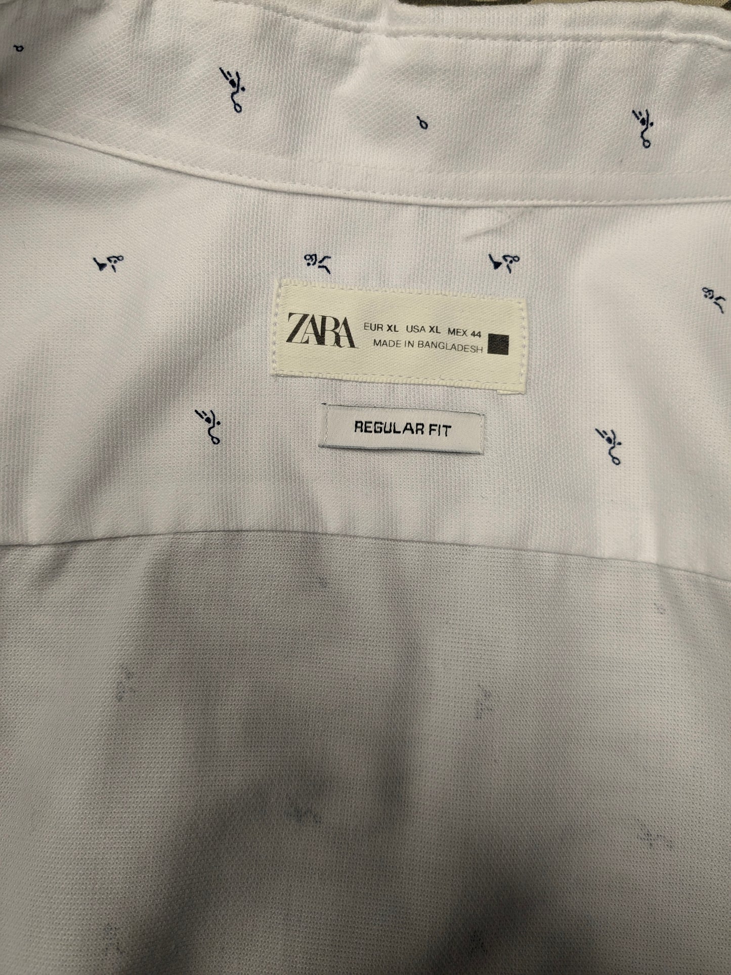Zara shirt. White with Blue tennis men print. Size XL. regular fit.