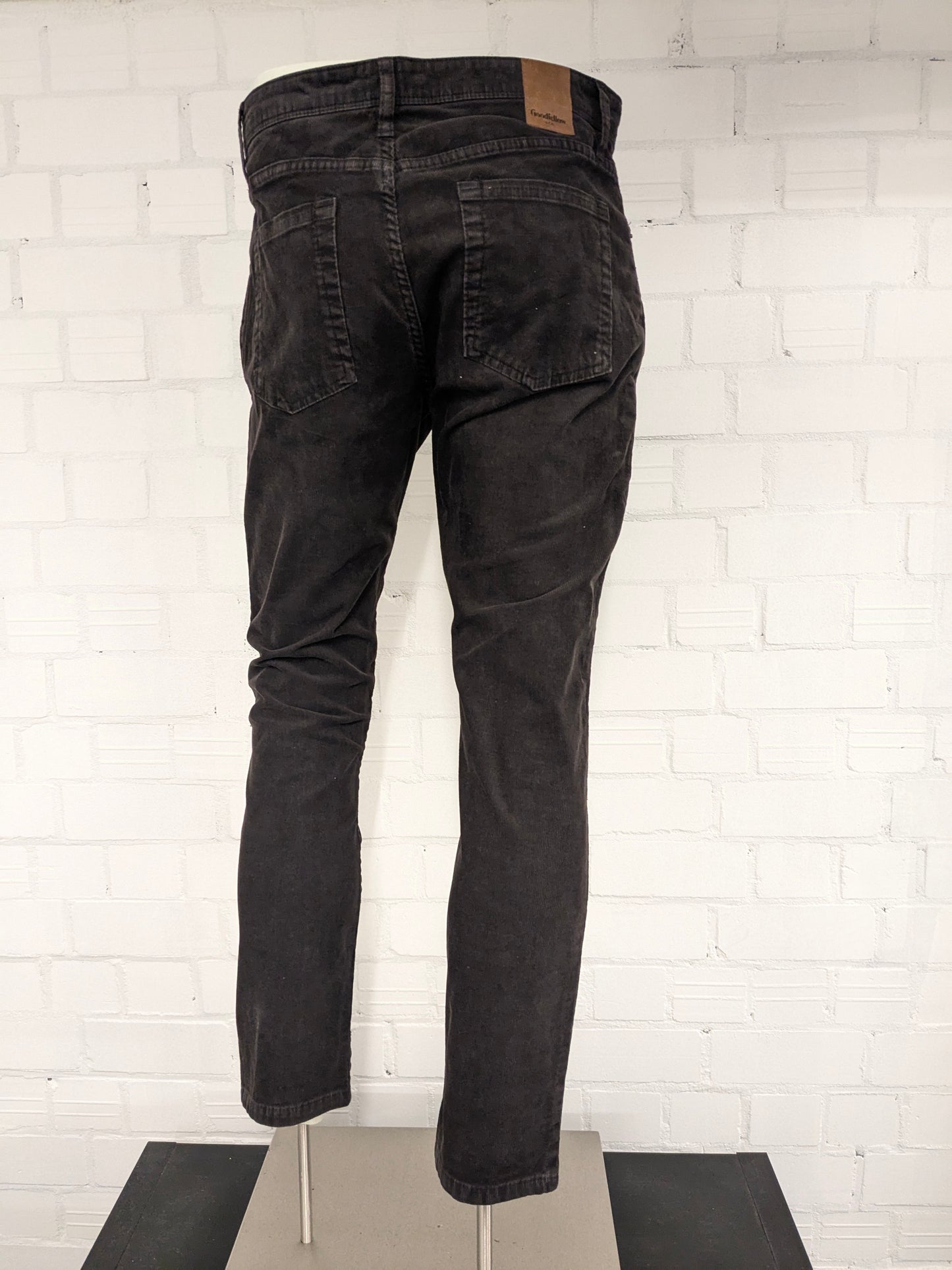 Good Fellow ribbed trousers. Dark Brown colored. Size W34 - L30. slim fit.