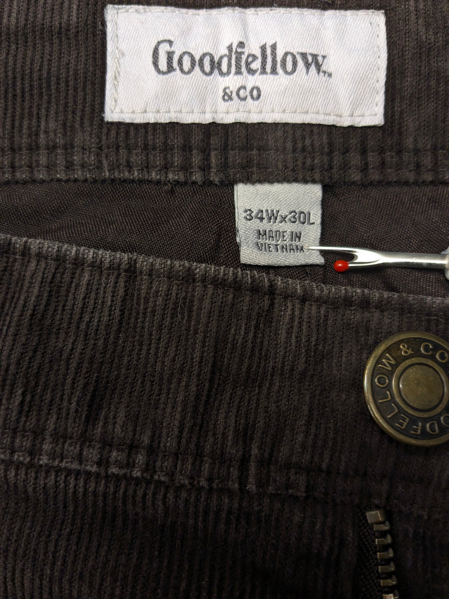 Good Fellow ribbed trousers. Dark Brown colored. Size W34 - L30. slim fit.