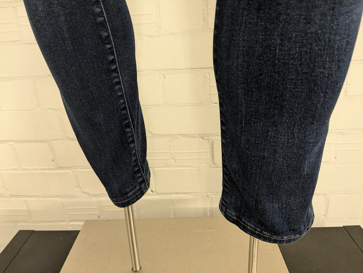 Vaqueros Scotch & Soda. De color azul. Talla W33 - 30. Tipo Ralson. estirar.