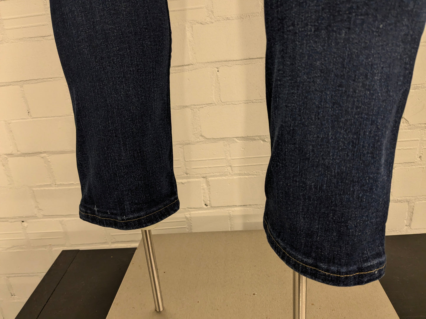 Vaqueros Scotch & Soda. De color azul. Talla W33 - 30. Tipo Ralson. estirar.