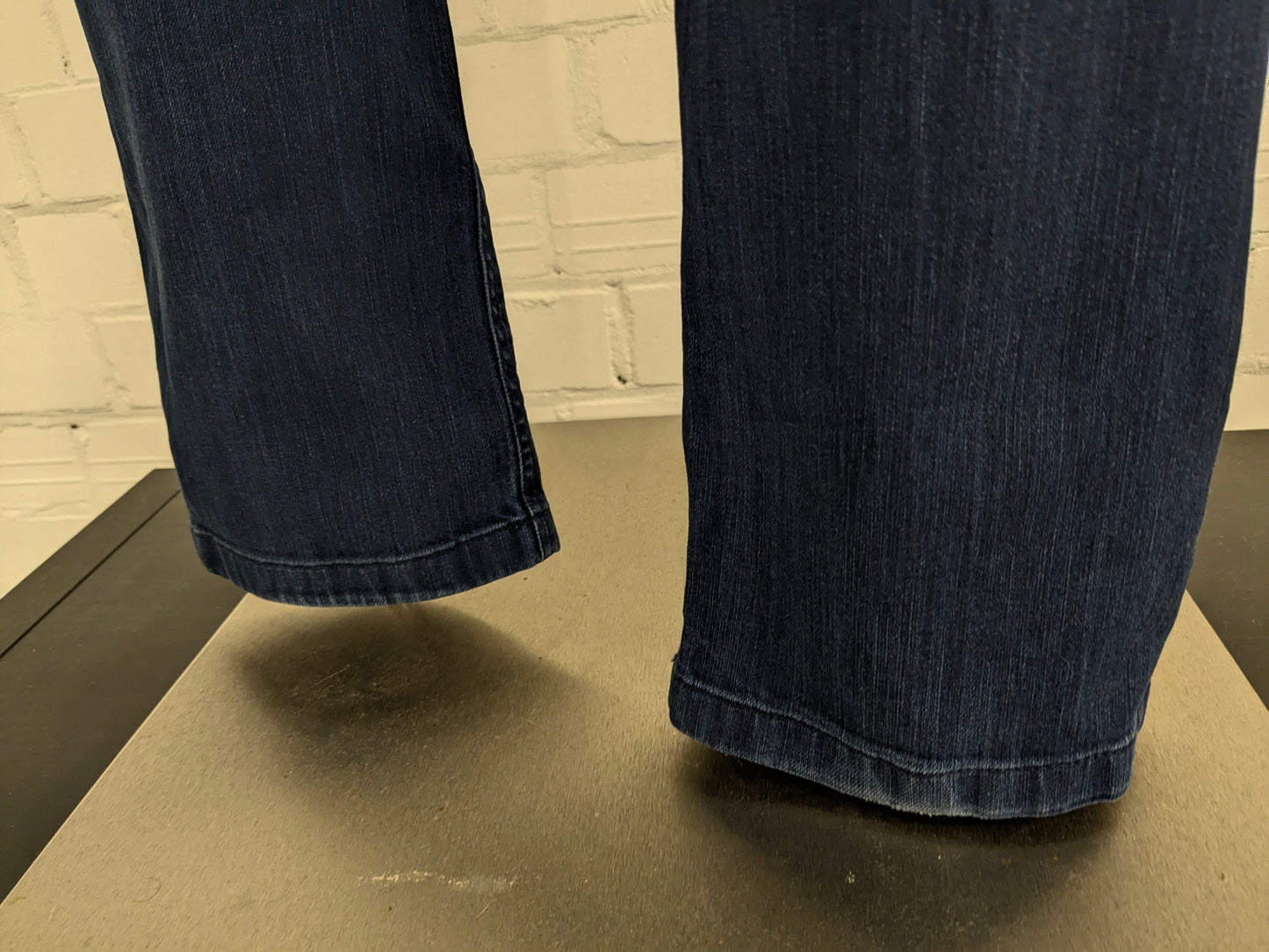 Portman & Sons jeans. Dark Blue colored. Size W36 - L36.