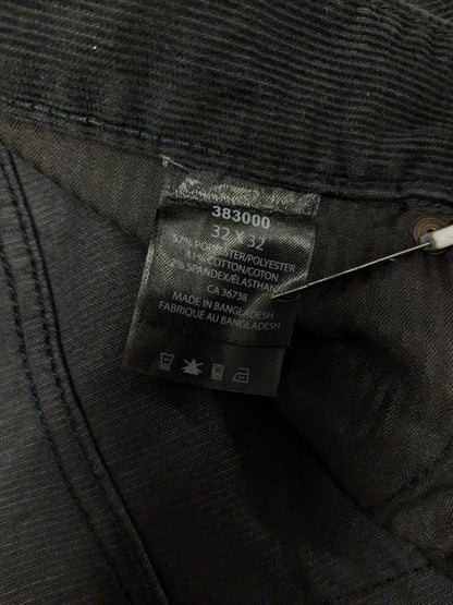 Haggar ribbed trousers. Colored black. Size W32 - L32.