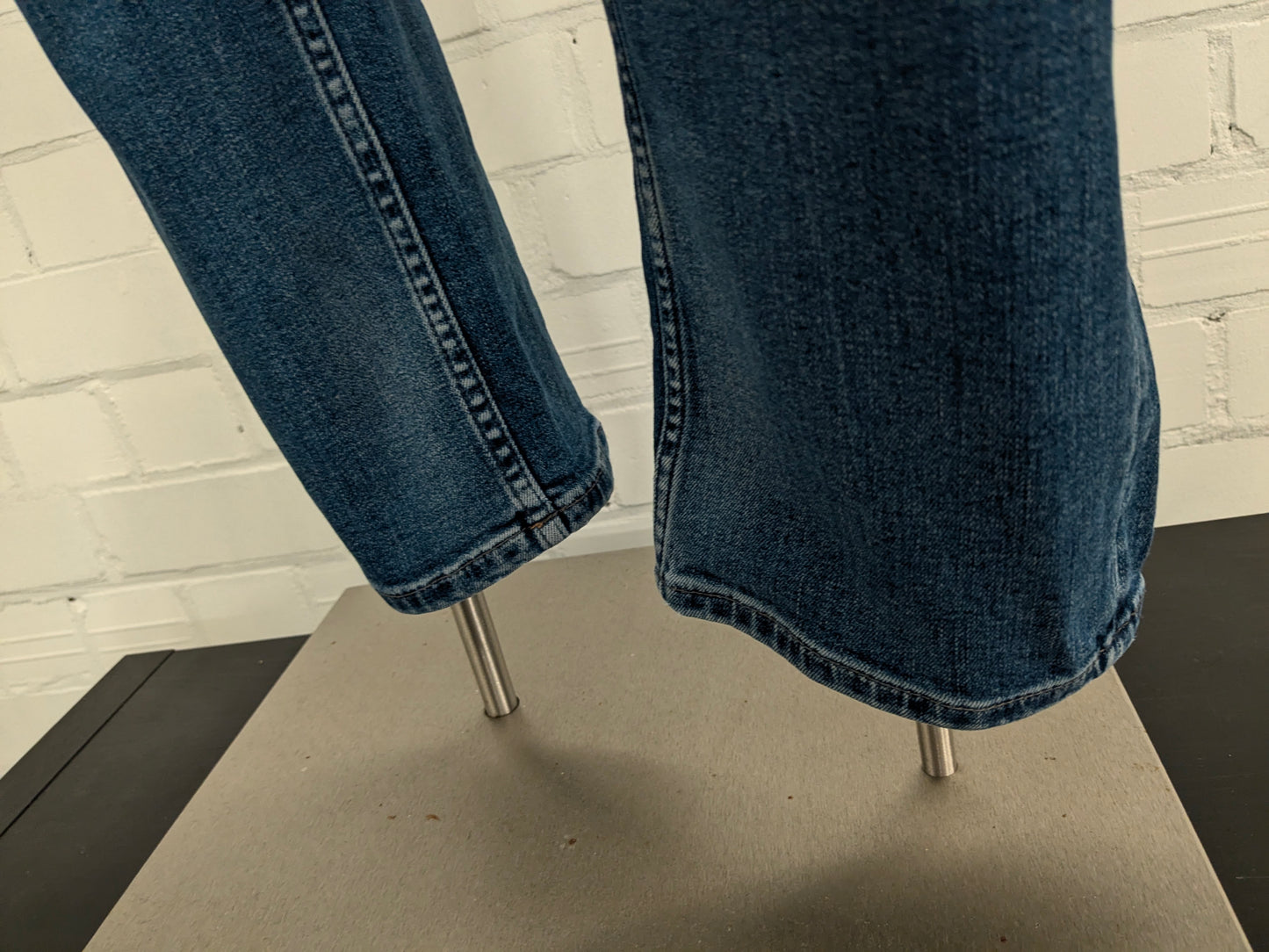 Jean Garcia. Coloré en bleu. type Russo coupe régulière. Taille W38 - L34. extensible.