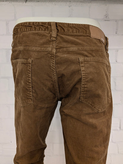 Pantalon côtelé Bonobo. De couleur marron clair. Taille W34 - L32. Tapez sur mesure.