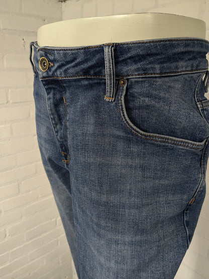 Garcia-Jeans. Blau gefärbt. Größe B38 - L34. strecken.