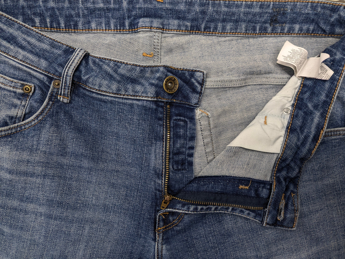 Garcia-Jeans. Blau gefärbt. Größe B38 - L34. strecken.