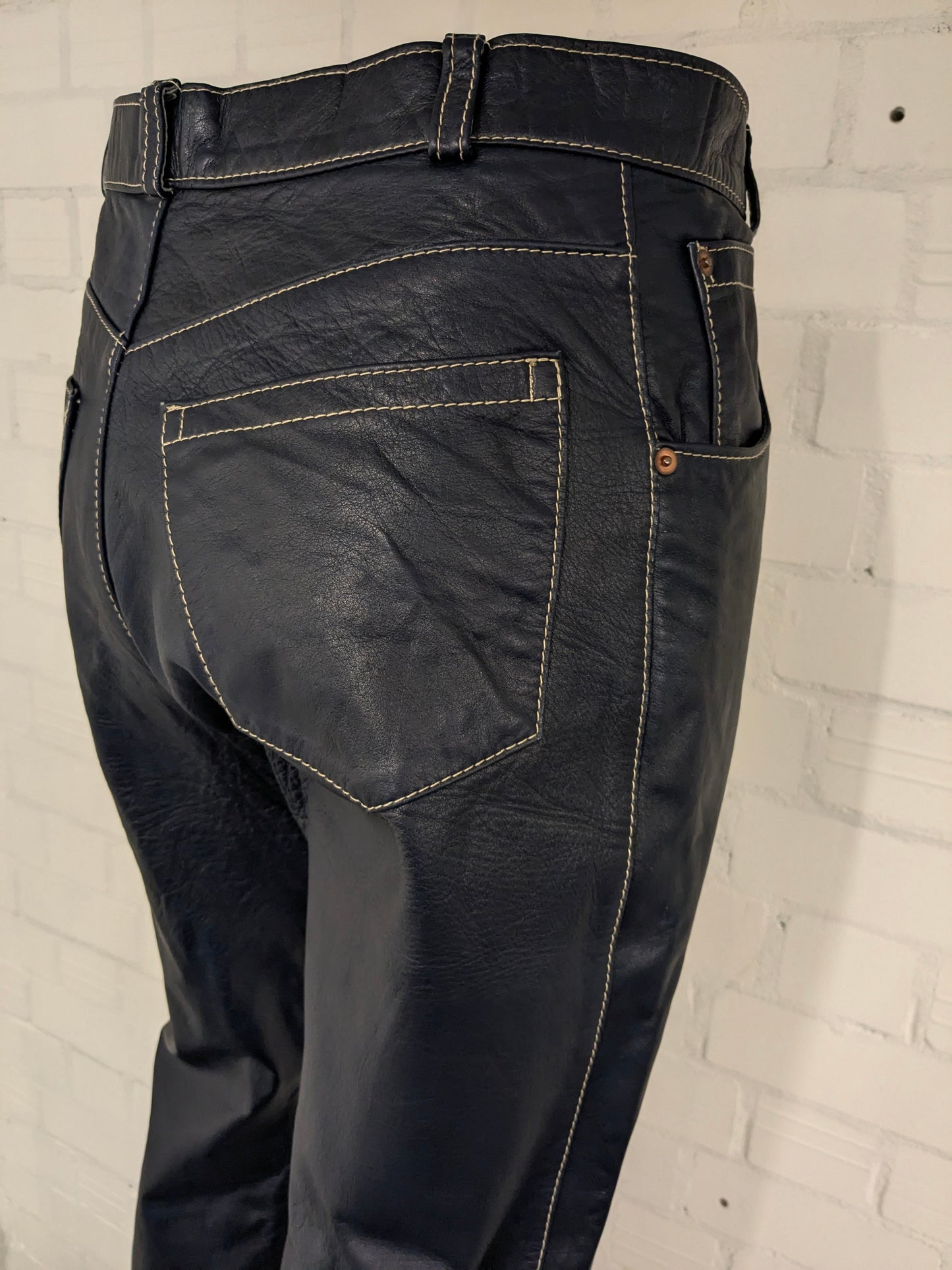 Vintage Leather pants. Dark Blue with Beige stitching. Size 50 / M.