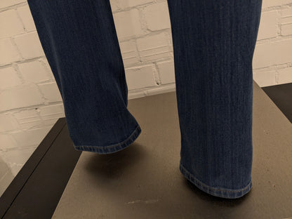 Vanguard jeans. Blauw gekleurd. Maat W36 - L36.