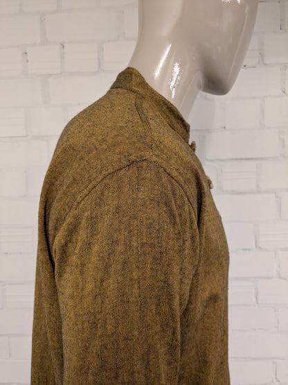 Camicia vintage abbottonata di Laxman. Contadino - Contadini - colletto corto. Ocra Giallo Nero misto. Taglia L.