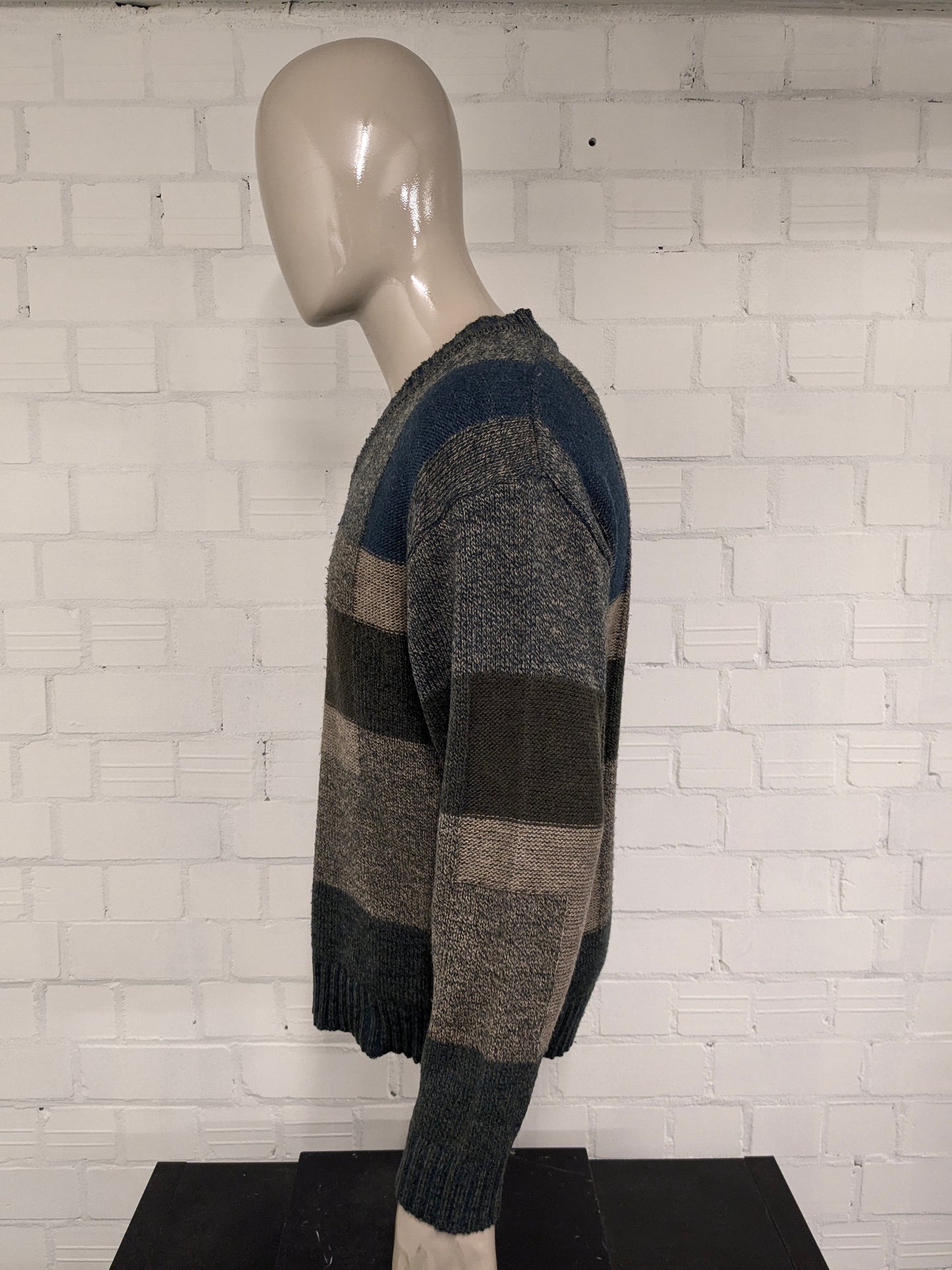 Suéter vintage Ceceba de Lana de Alpaca con Cuello en V. Color Beige Azul Verde. Talla M. 30% Lana y 10% Lana de Alpaca.