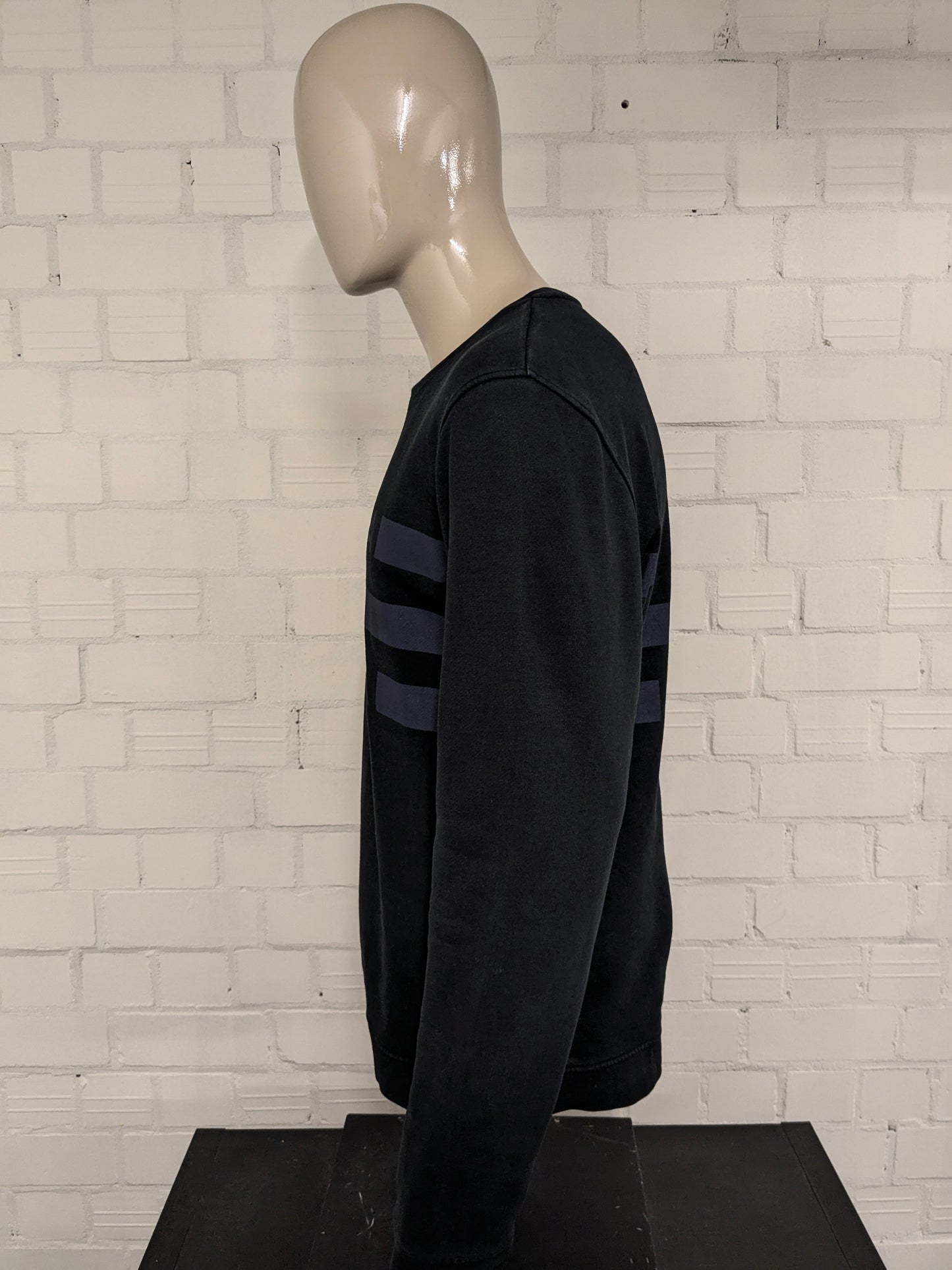 Suéter de Buda a Buda. Negro con estampado. Talla XL.