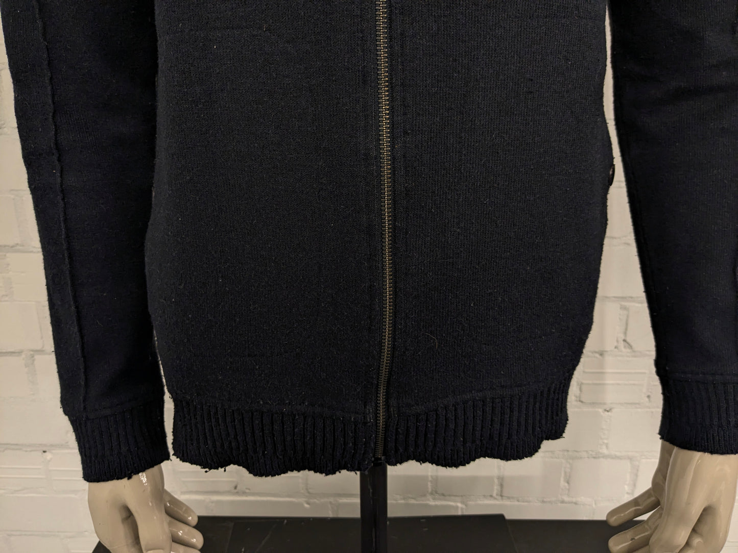 Vanguard vest with zipper. Dark Blue colored. Size L. "Ambassador."