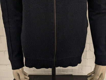 Vanguard vest with zipper. Dark Blue colored. Size L. "Ambassador."