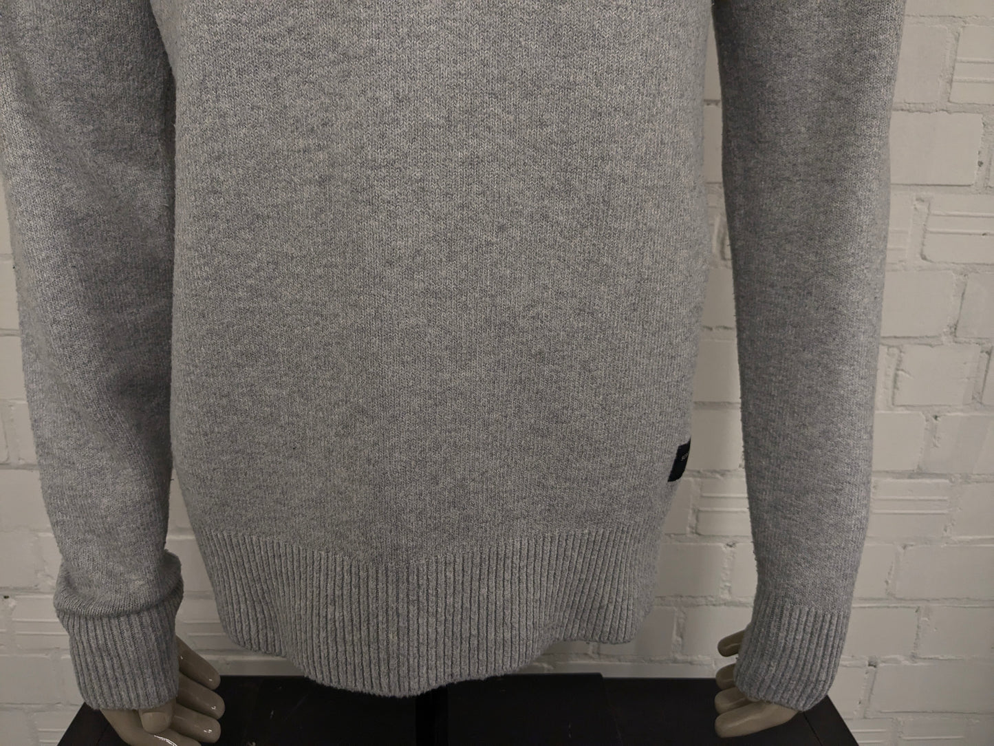 Jersey Scotch & Soda. Gris claro mezclado. Talla L.