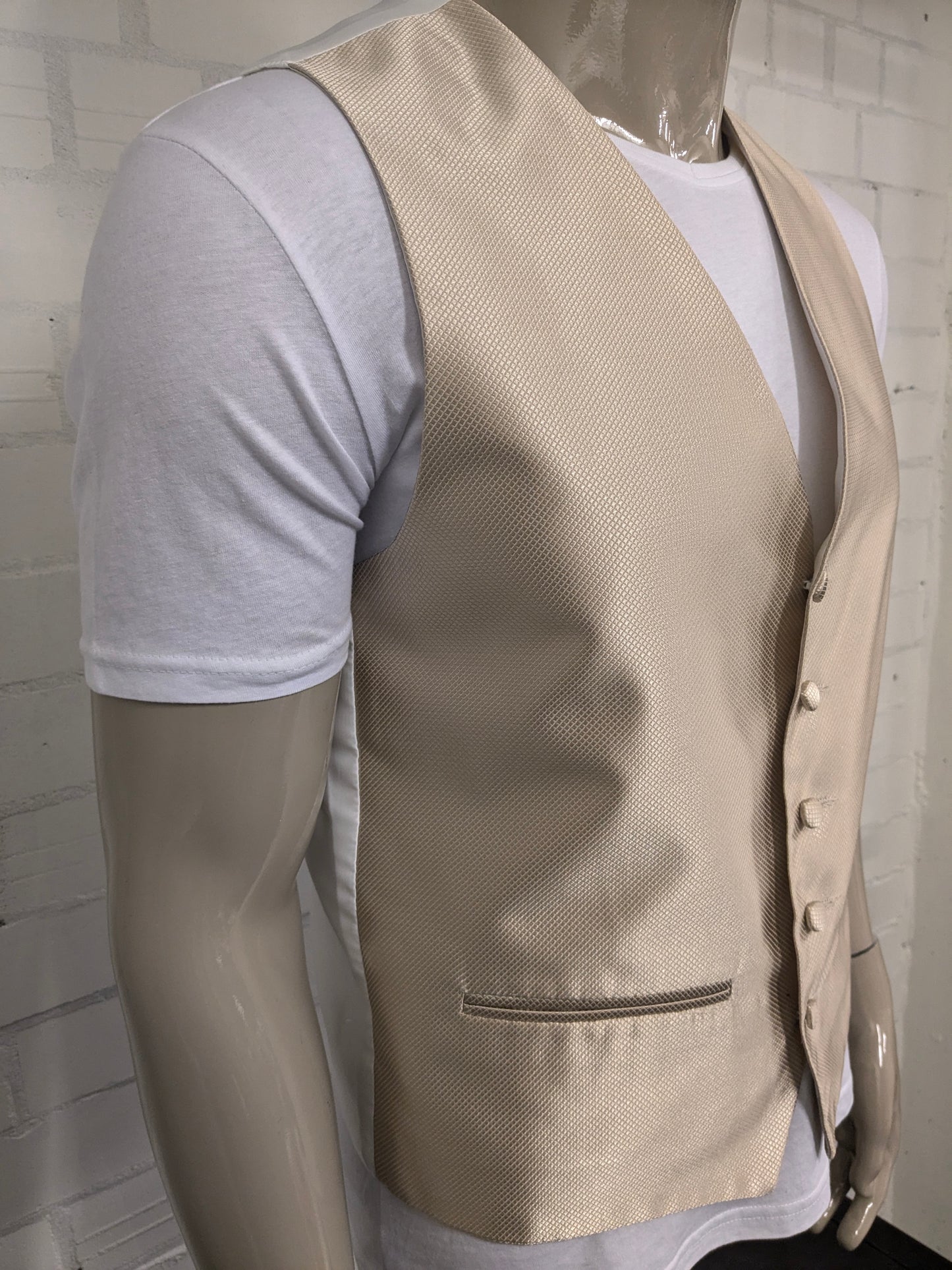 Anthony gilet. Goudkleurig motief. Maat M.