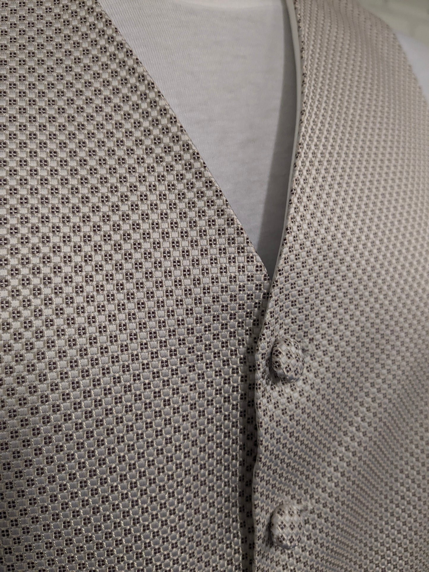 Wilvorst gilet. Donker Rood Beige motief. Maat L.